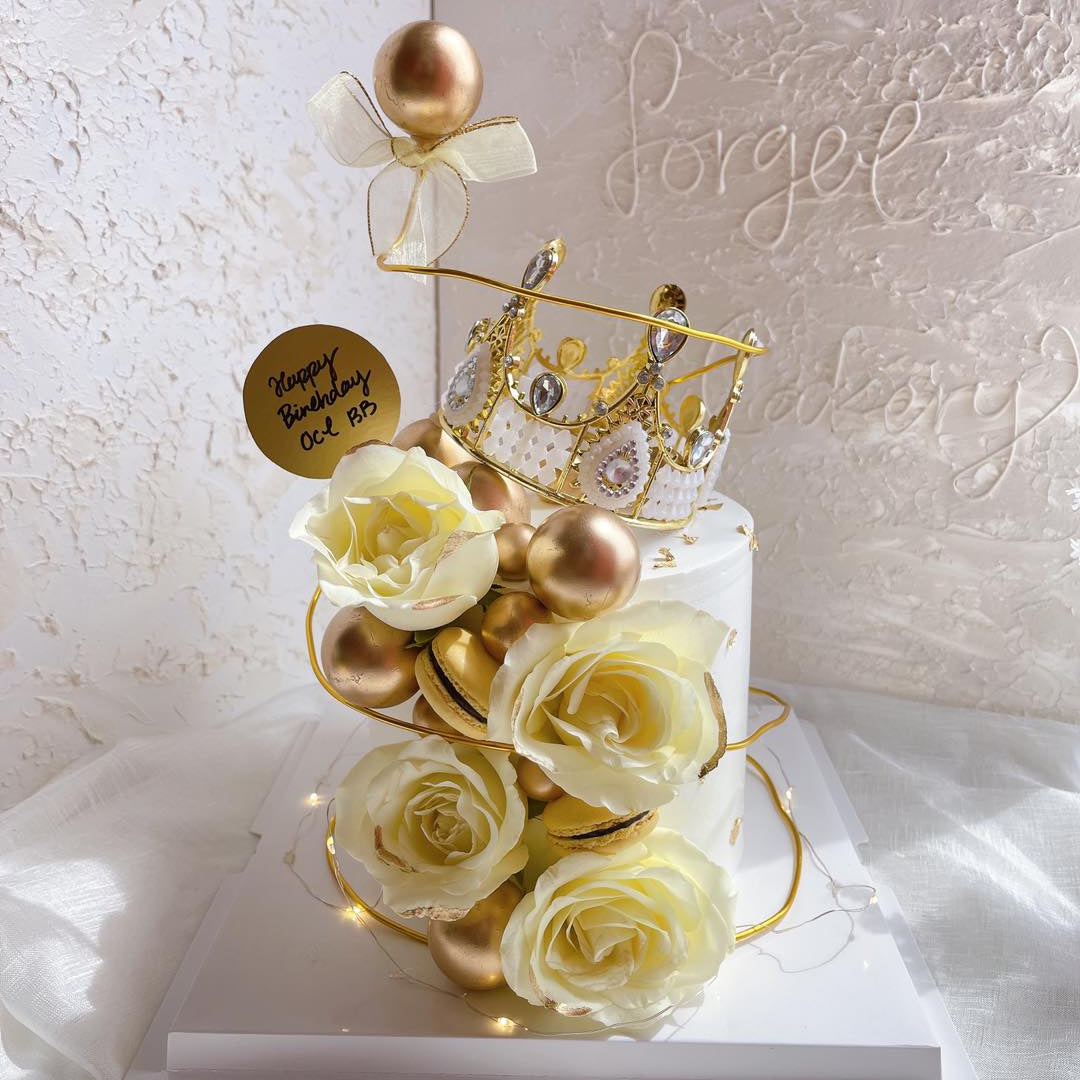 Gold Rose Crown Cake