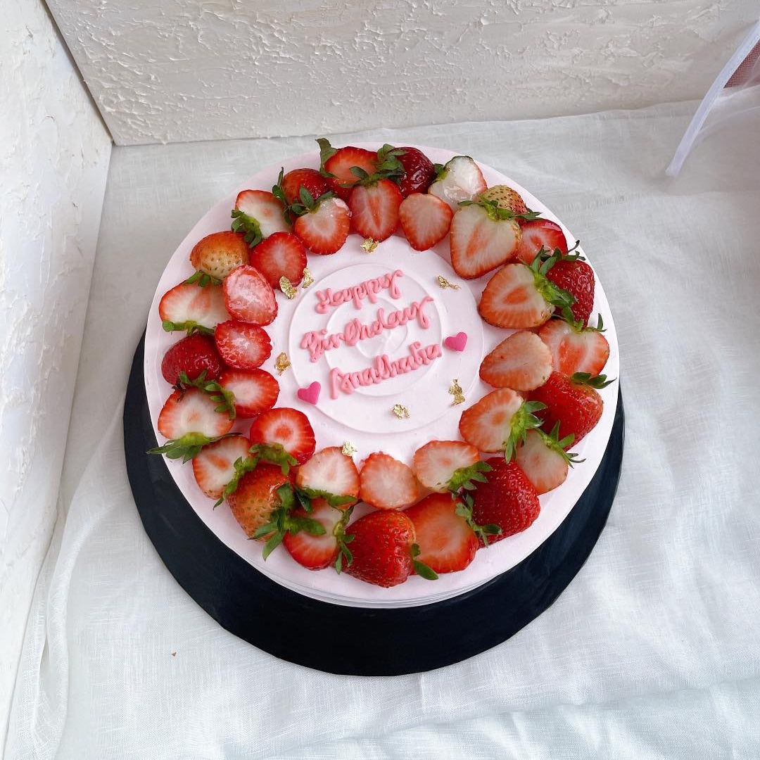 Shiny Strawberry Cake