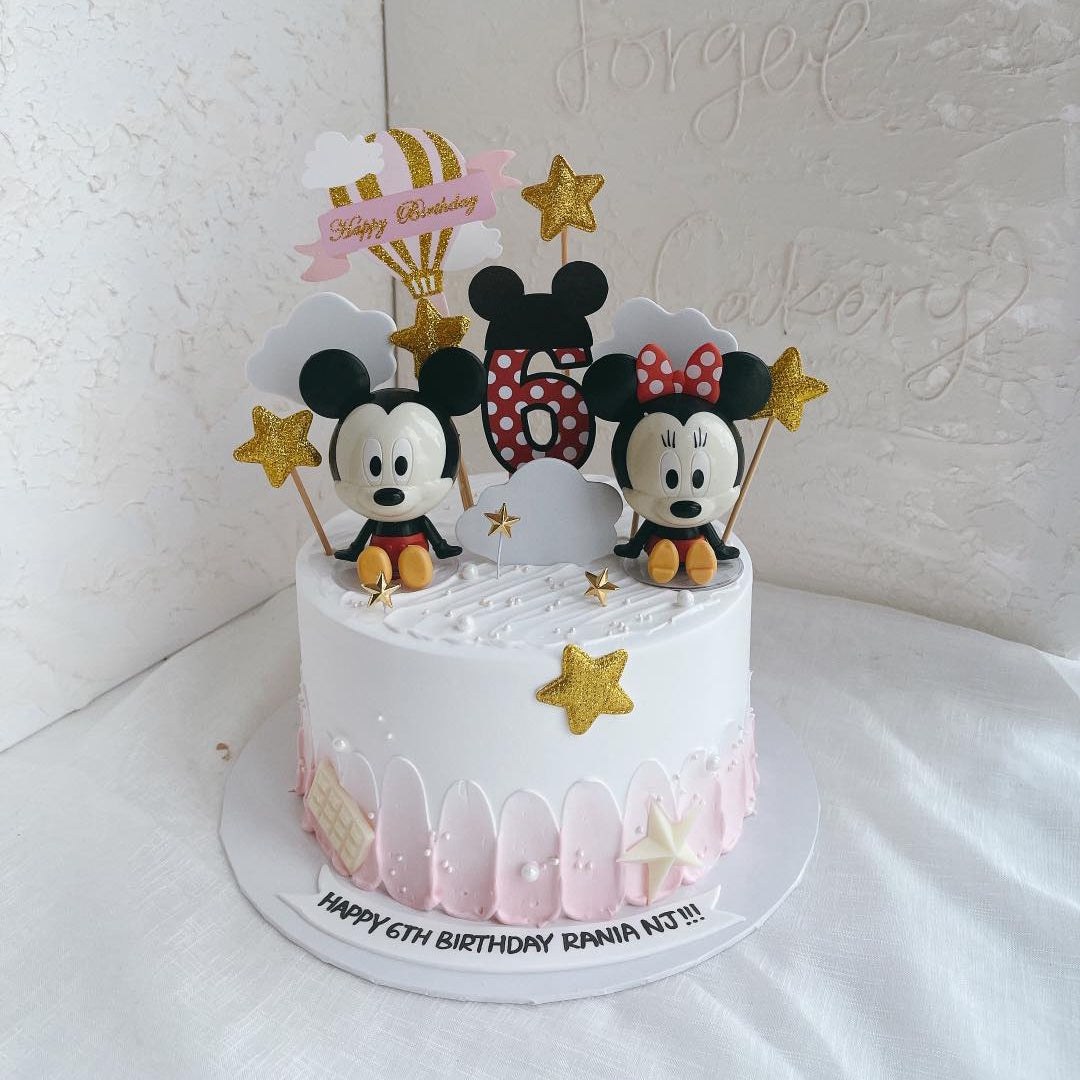 Mickey & Minnie Cake