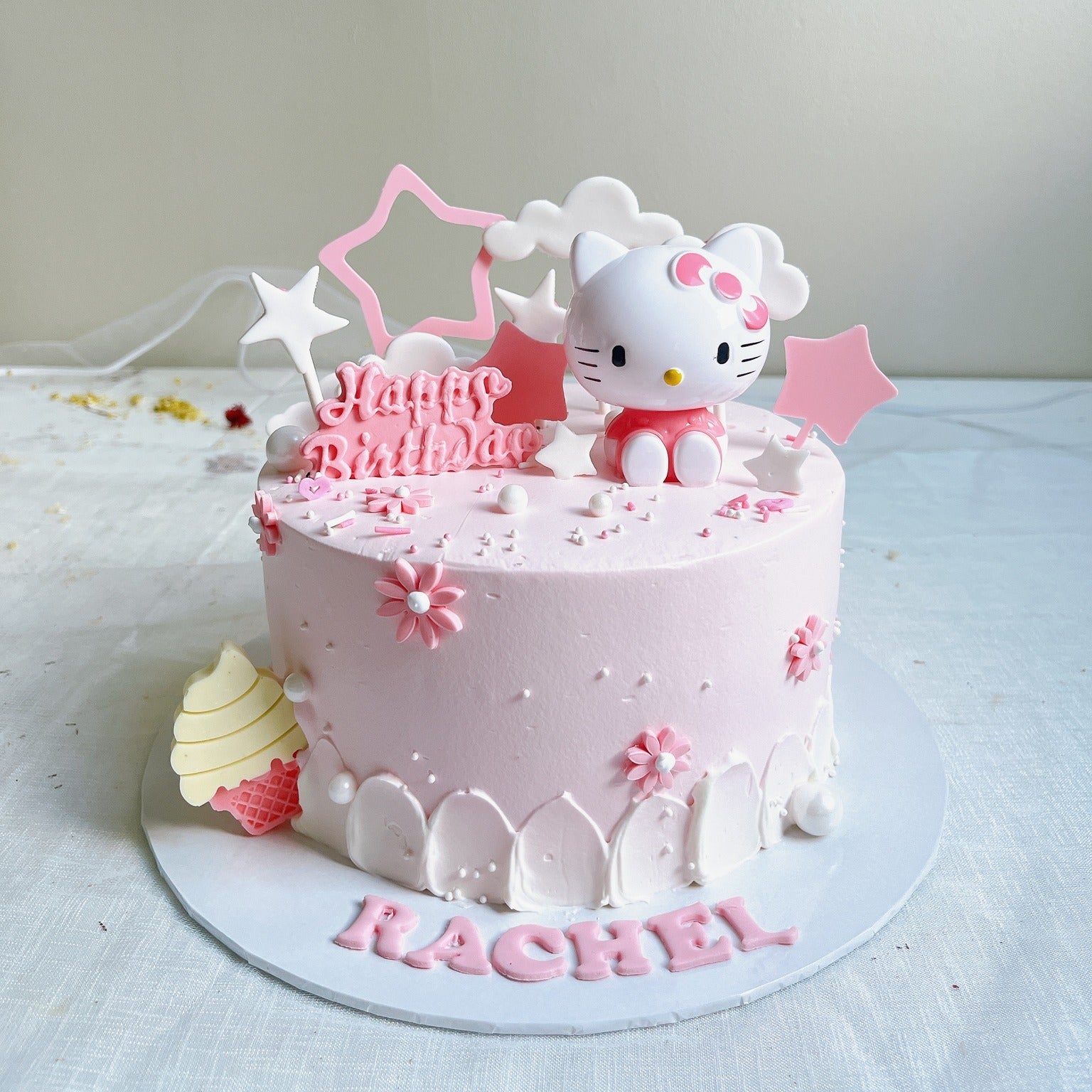 Cute Hello Kitty Cake