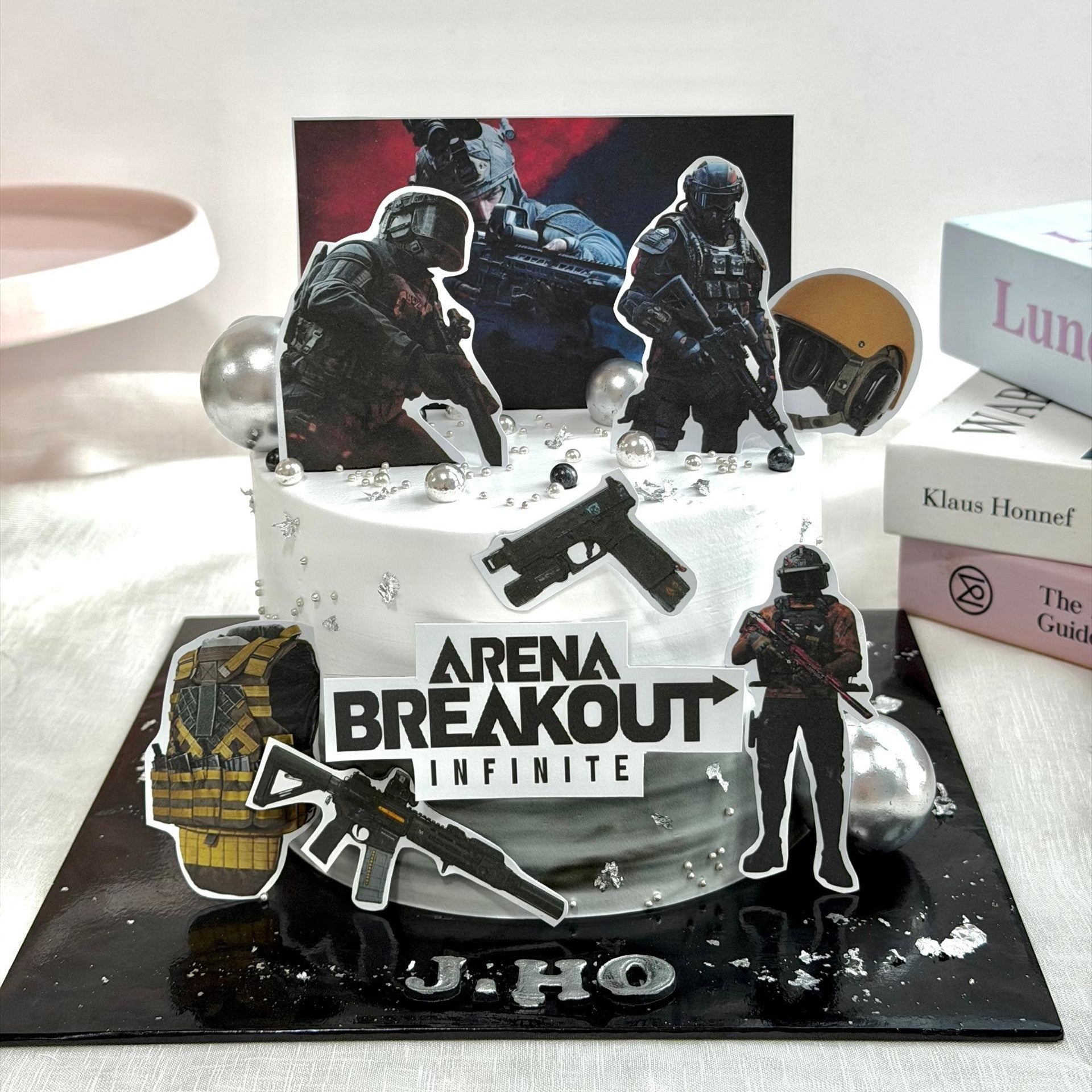 Arena Breakout Cake
