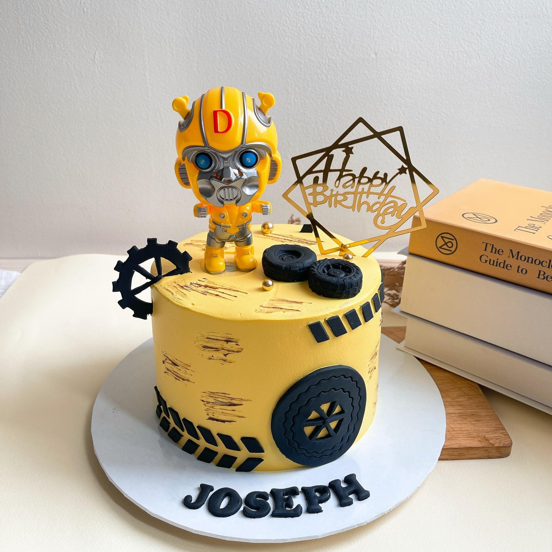 Cute BumbleBee Cake