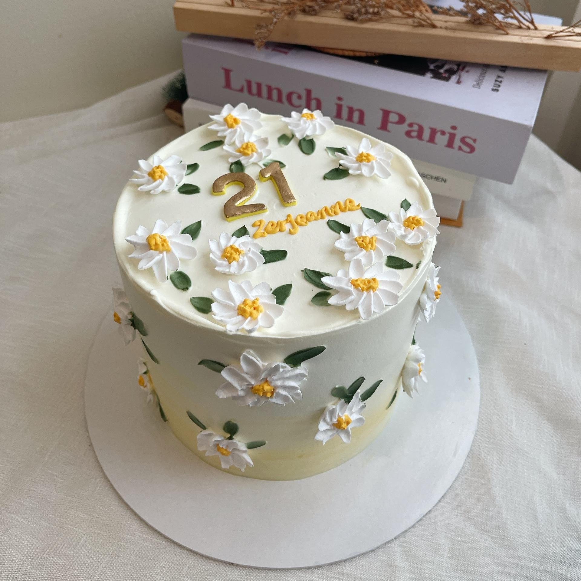 Daisy Bloom Delight Cake