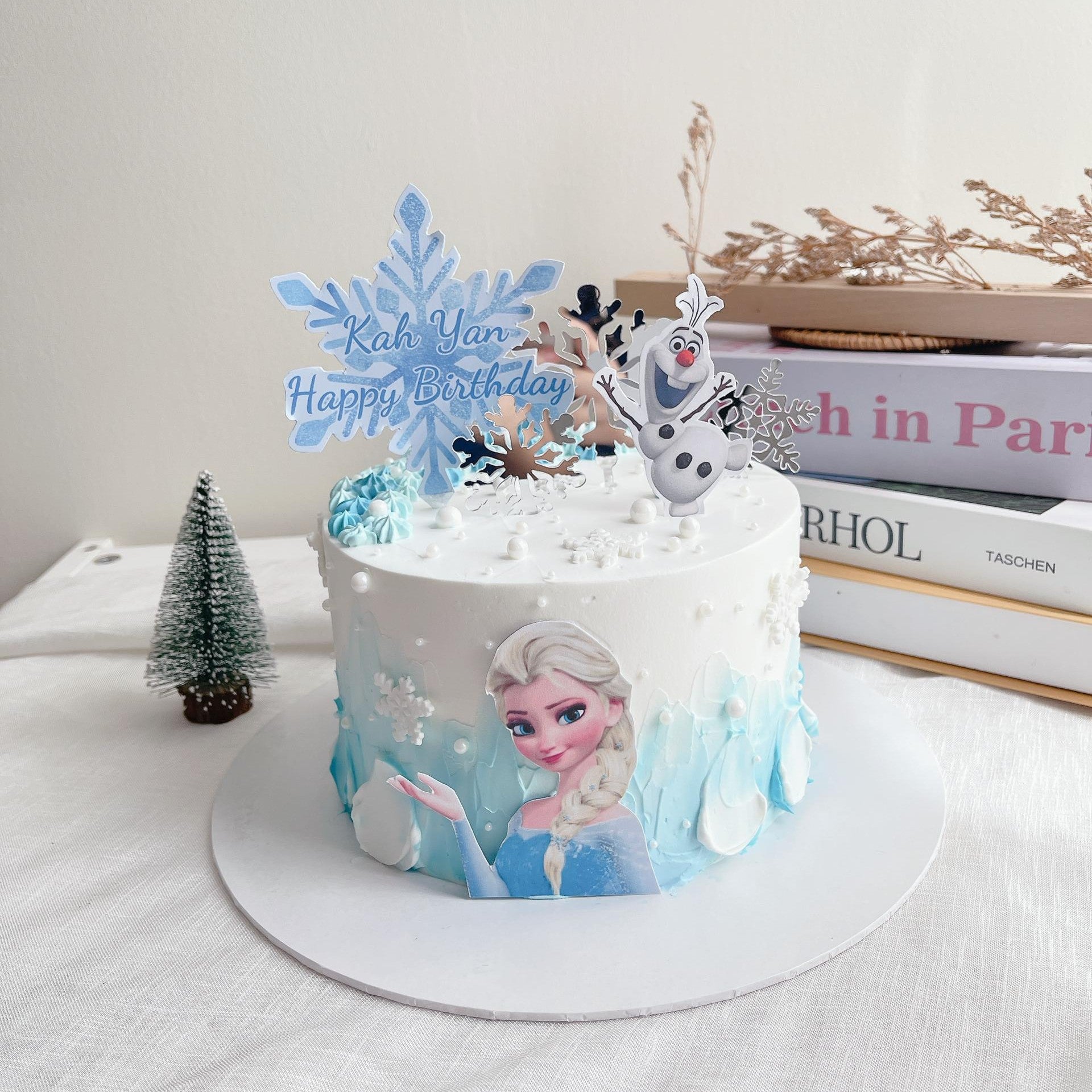 Elsa And Olaf Cake