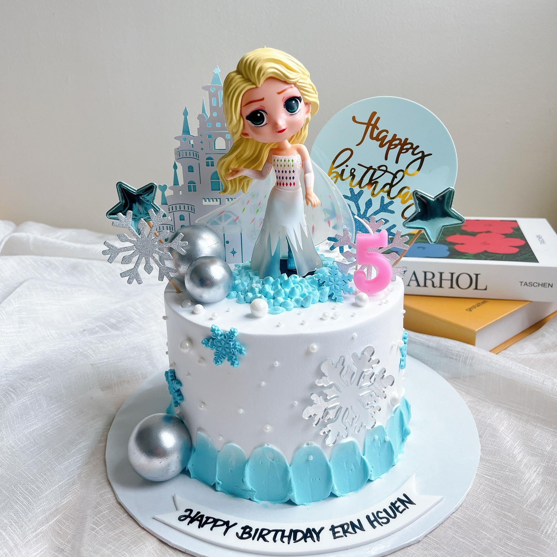 Elsa Cake