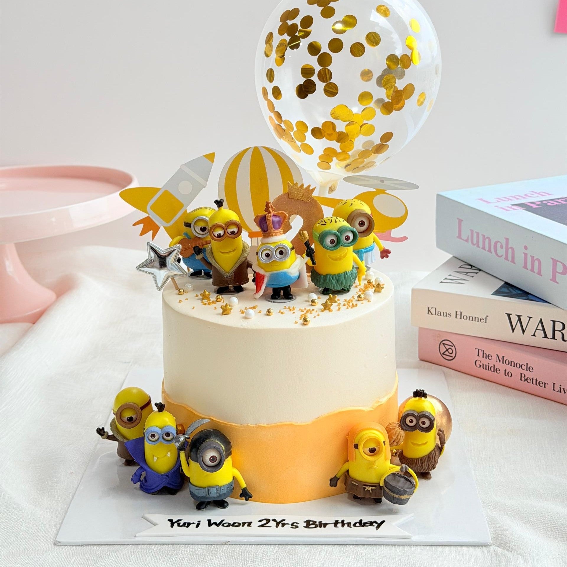 Minions Balloon Cake